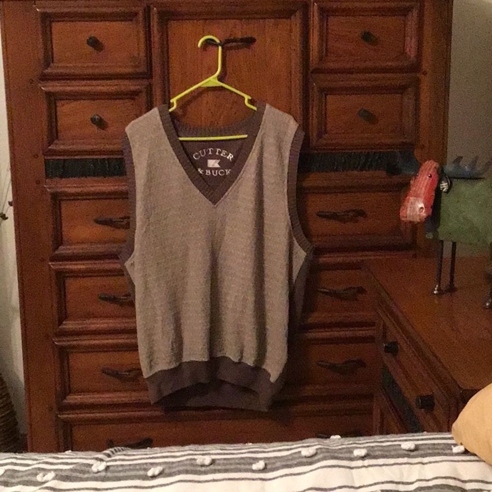 Cutter and buck men’s vest, size large. Worn once.